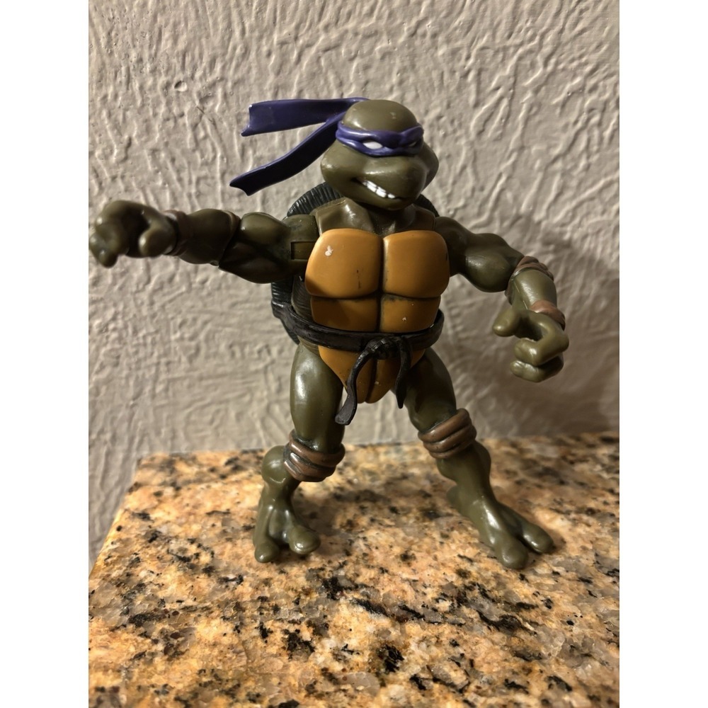 Teenage Mutant Ninja Turtle  2002 Donatello Figure